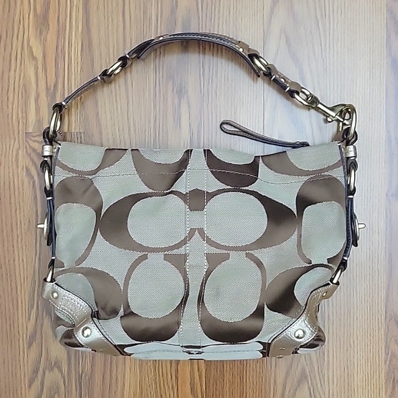 ❌❌❌ SOLD ❌❌❌ Coach "Carly" Shoulder Bag - Picture 2 of 11